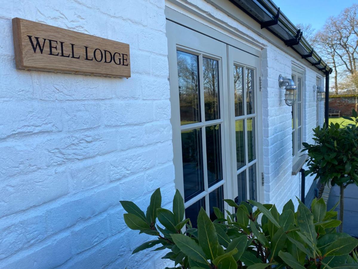 The Shepherds Huts & The Well Lodge At Ormesby Manor Ormesby Saint Michael Exterior photo